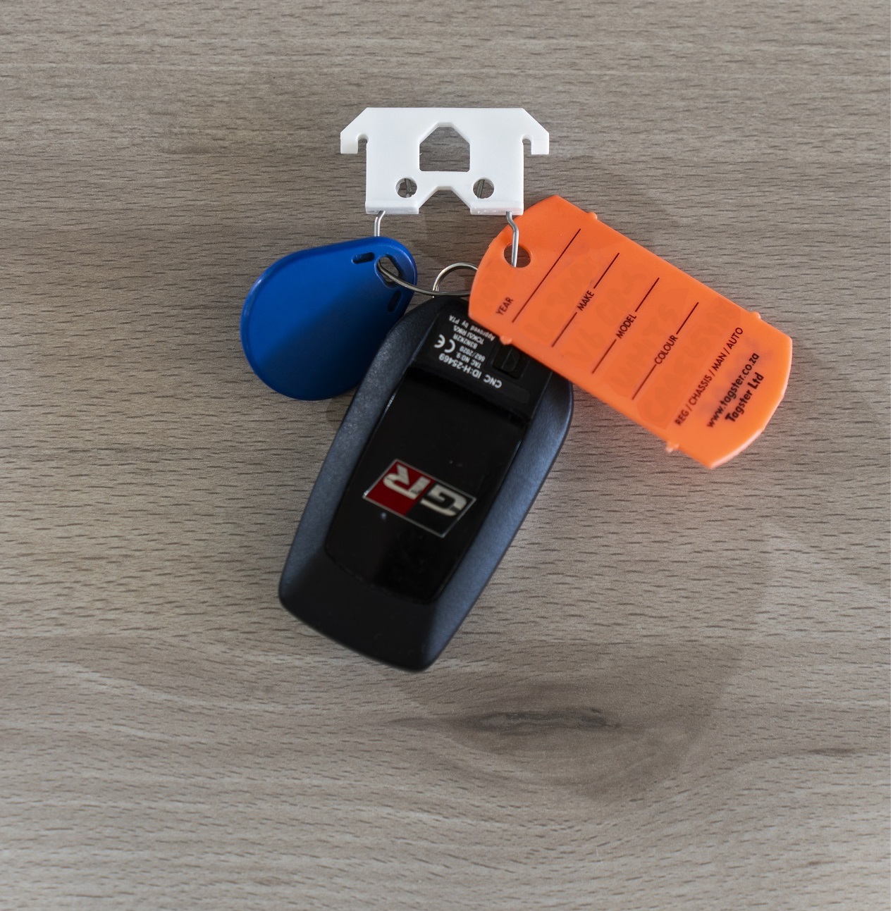 A bunch of keys 027.jpg